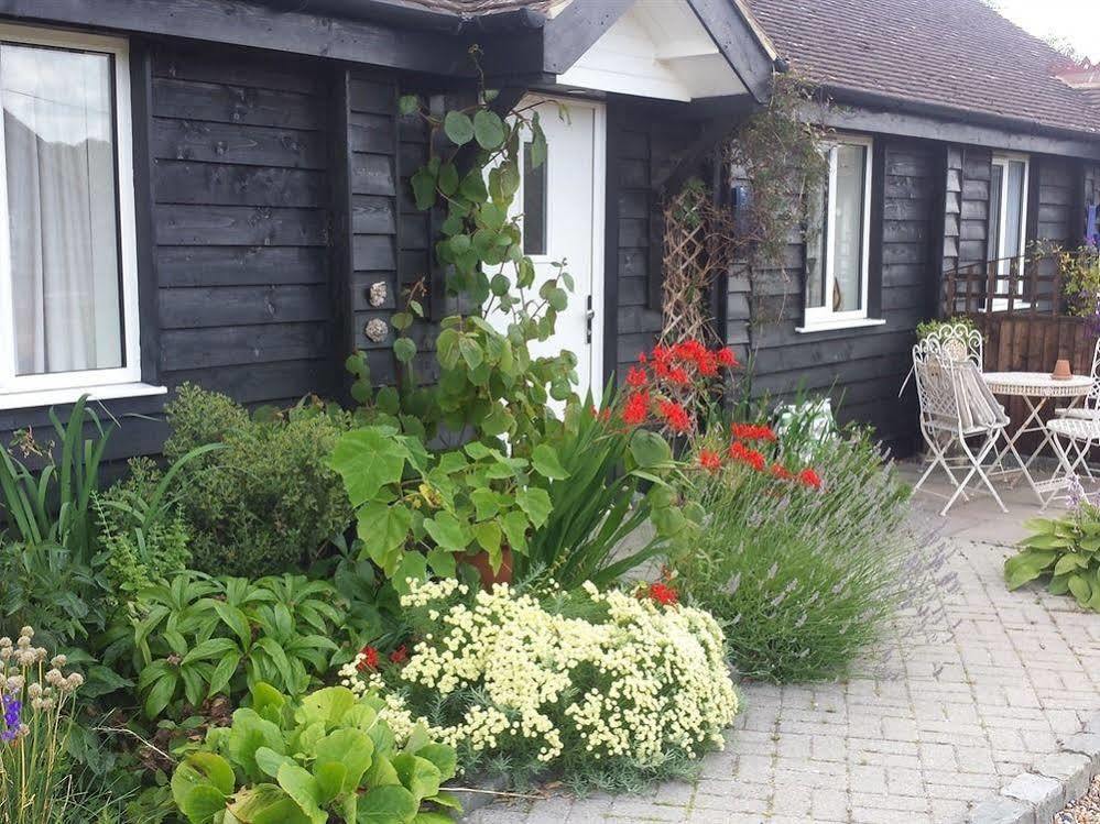 Stable Oak Cottages เมดสโตน ภายนอก รูปภาพ